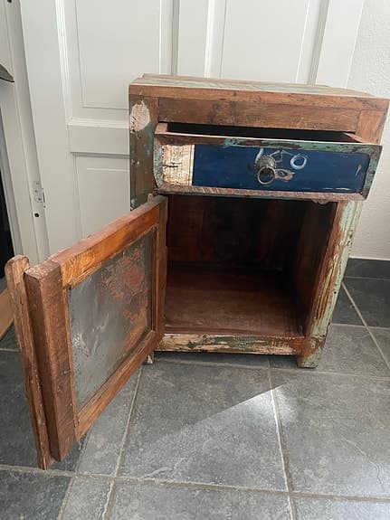 Unikt Sängbord/Nattduksbord