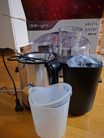 brand new slow juicer