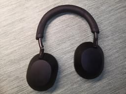 Sony WH-1000XM5 defekta