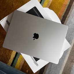 Apple MacBook Pro 16" M4 Max 48GB 1TB Space Gray laptop