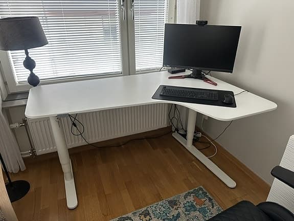 Komplett kontorsset – Ergonomiskt höj/sänkbart skrivbord & Svive gamingstol