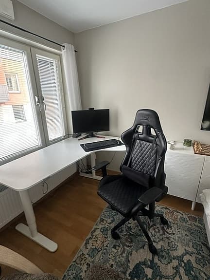 Komplett kontorsset – Ergonomiskt höj/sänkbart skrivbord & Svive gamingstol