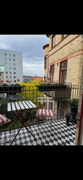Balkonglådor och växtställ för räcke gjutjärn eller betong blomlådor vintage