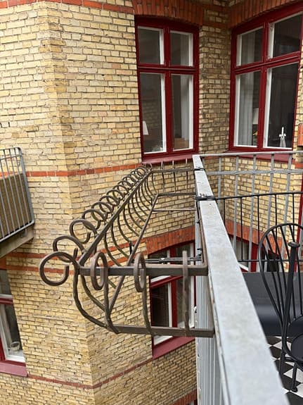 Balkonglådor och växtställ för räcke gjutjärn eller betong blomlådor vintage