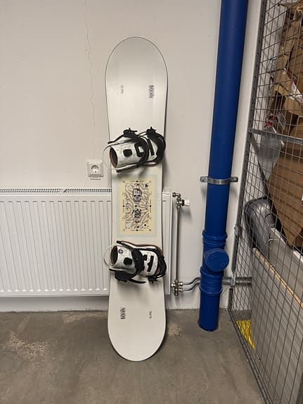 Bataleon Disaster snowboard + bindningar