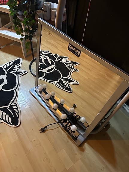 Spegel med lampor från Ikea