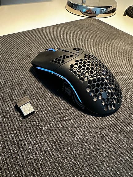 Glorious Model O Wireless gamingmus svart
