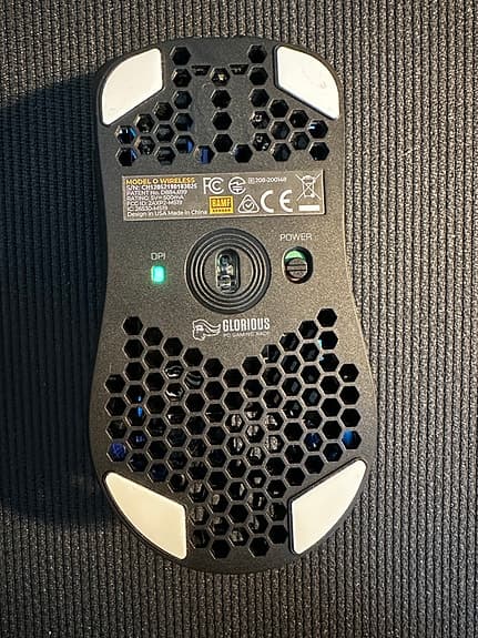 Glorious Model O Wireless gamingmus svart