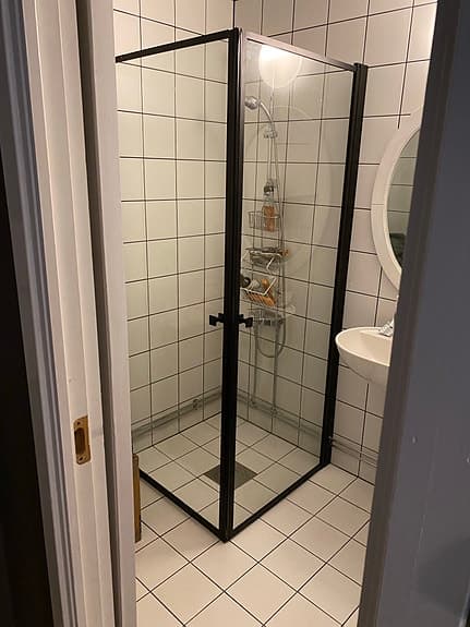 Bathlife duschvägg 80x80 svart