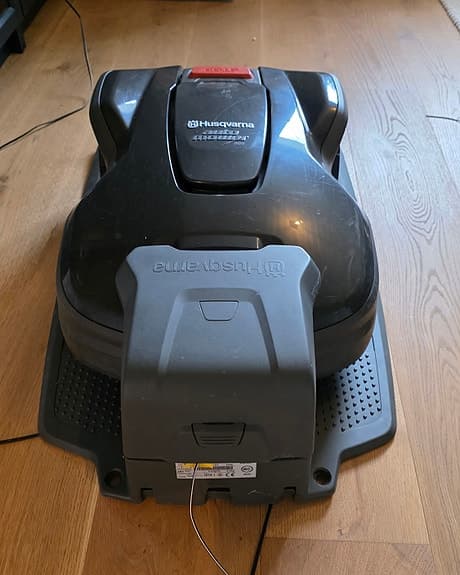 Husqvarna Automower 305 robotgräsklippare svart