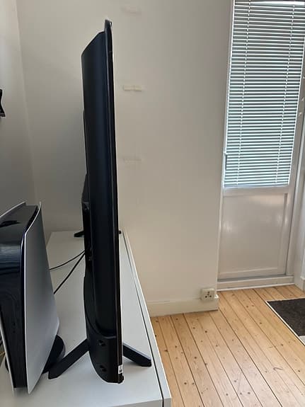 Luxor 55” 4K QLED Smart TV – Android TV & Chromecast