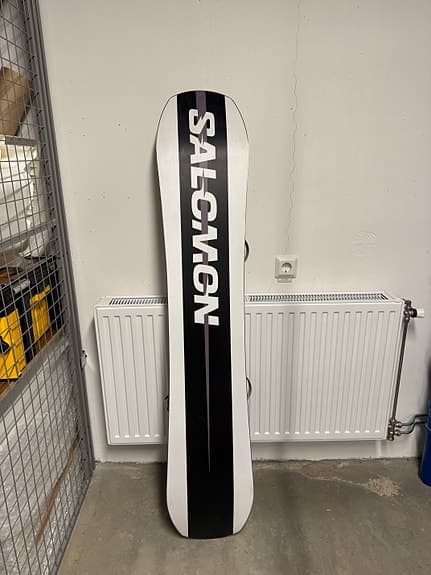 Salomon Assasin 158W  snowboard med bindningar vit/svart