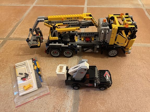 Lego Technic Billift 8292 och Liten Lego Billift