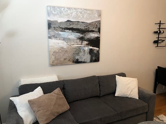 Abstrakt tavla i gråa och beige toner