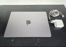 MacBook Air 13,6” M2 – Mycket fint skick