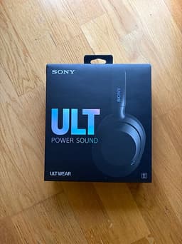 Sony ULT Wear trådlösa over-ear hörlurar svart