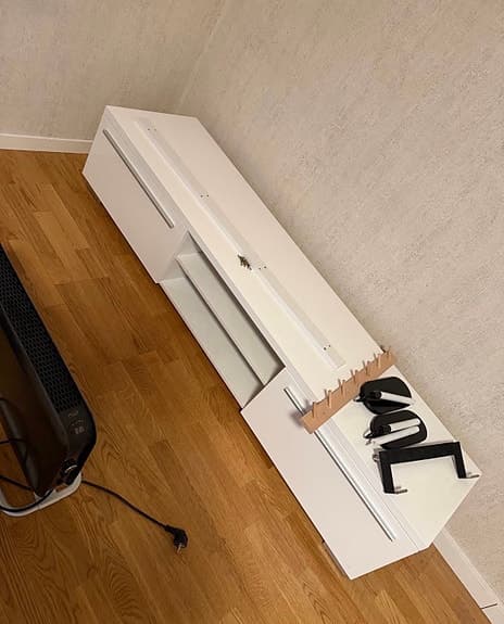 Tv-bänk AAKIRKEBY
