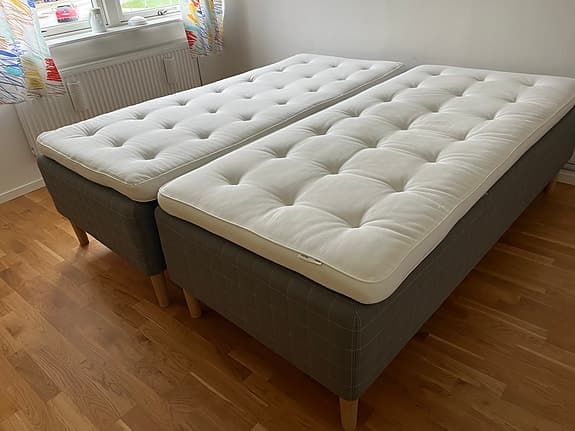 2 st Skotterud sängar och 2 st Tustna madrasser 90x200