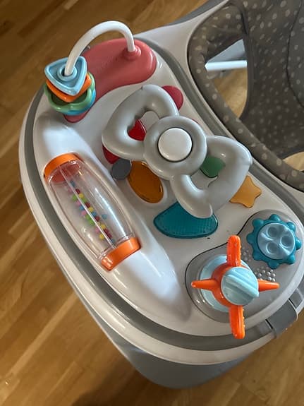 Beemoo play  gåstol med aktivitetsleksaker