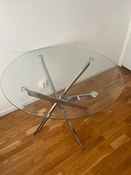 matbord i krom och glas