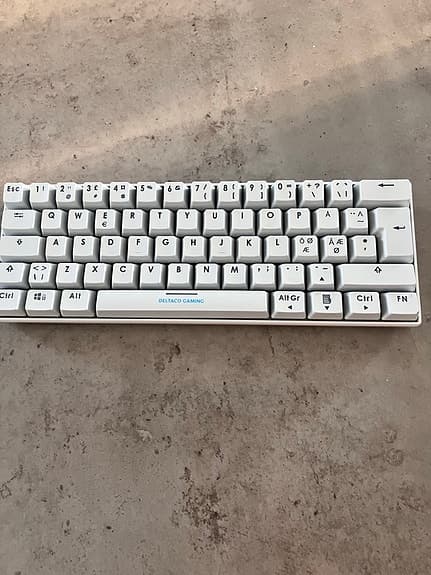 WK85B mekaniskt tangentbord vitt