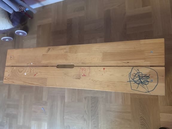 IKEA bänk i trä med hylla