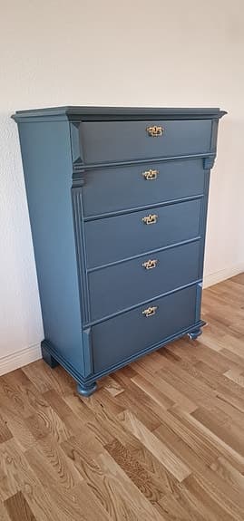 äldre/antik byrå