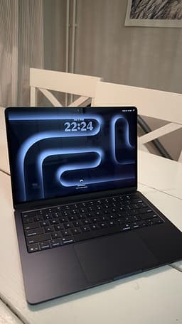 MacBook Air 13" M4 Midnight