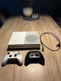 Xbox One S spelkonsol vit