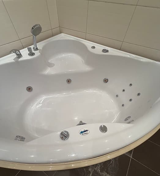 Jacuzzi