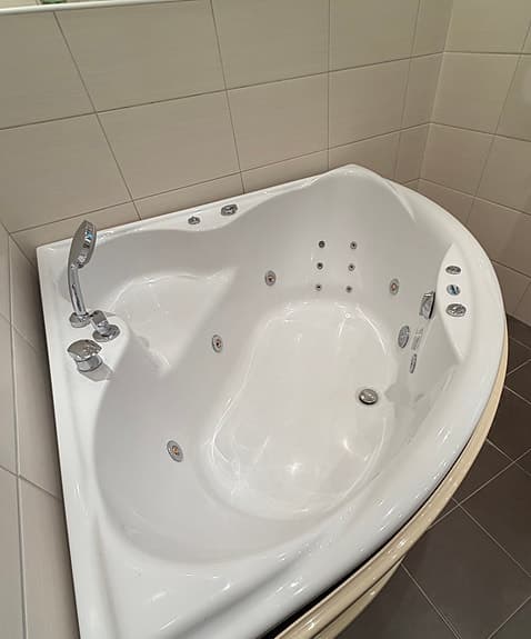 Jacuzzi