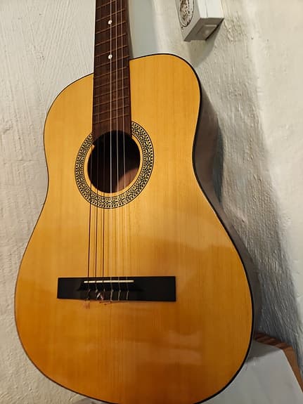 Akustisk gitarr (Tone craft )