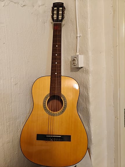 Akustisk gitarr (Tone craft )