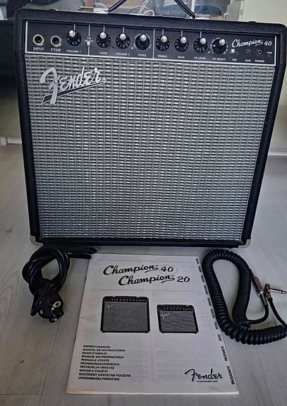 Fender Champion 40 Comboförstärkare på 40 Watt med 12″ högtalare. Fabriksny!