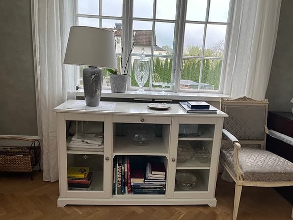Byrå från IKEA