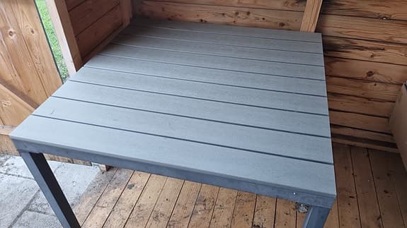 Trädgårdsbord