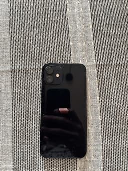 Apple iPhone 12 64 GB svart