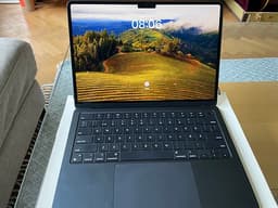 Macbook Air 2022 M2 i nyskick