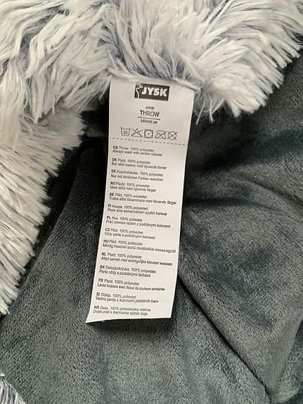 Jysk fluffig pläd grå