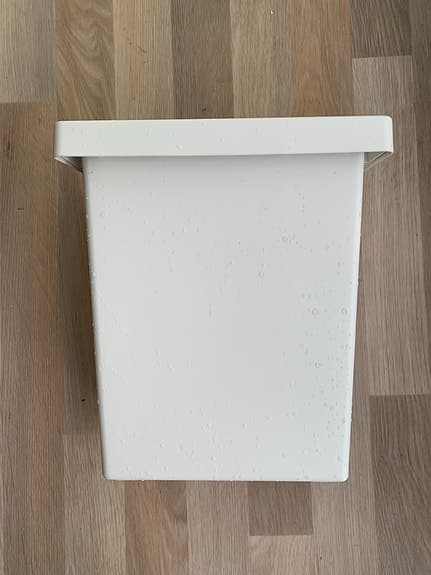 köksbehållare med lock vit (postas)