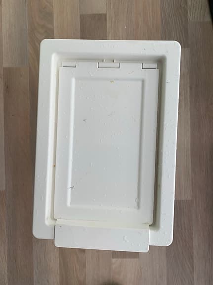 köksbehållare med lock vit (postas)