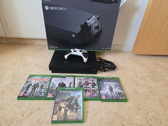 Xbox One X 1TB 4K med 6 st spel