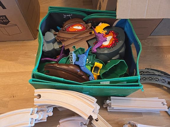 BRIO stort paket trätåg, räls och fordon