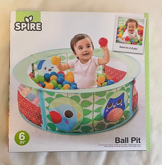 Spire bollhav med plastbollar för baby 6m+