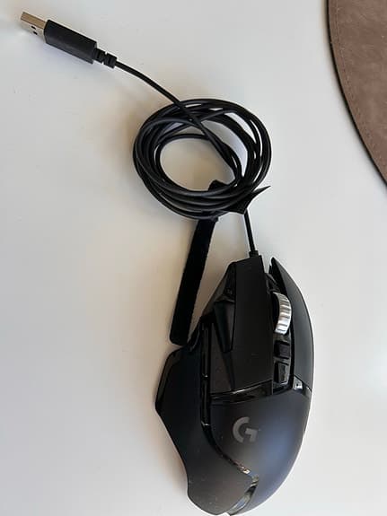 Logitech G502 HERO gamingmus svart