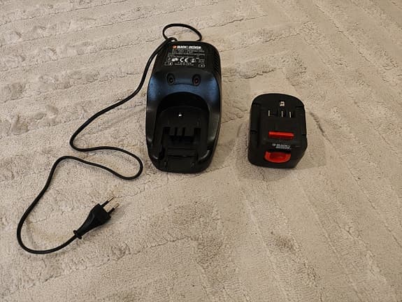 Laddare med batteri