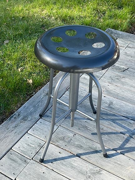 Pall höj och sänkbar i metall