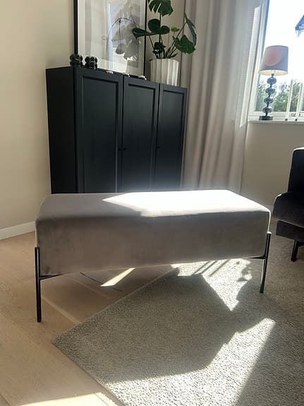 Grå sammets sittbank från Hemtex