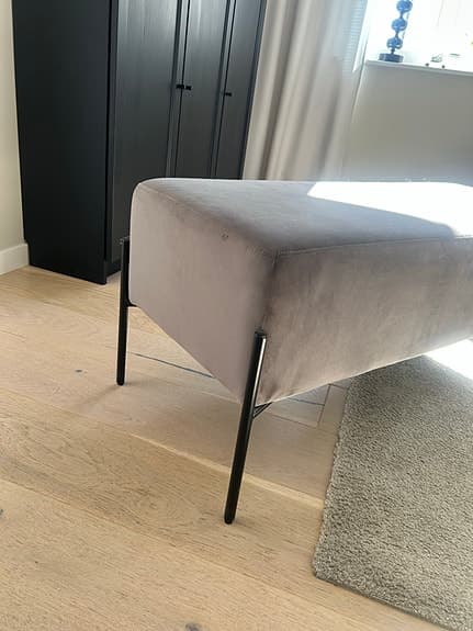 Grå sammets sittbank från Hemtex