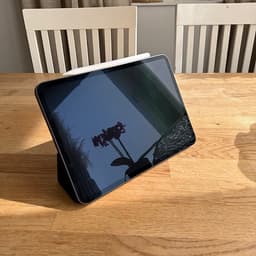 iPad Pro 11” 256 GB + Apple Pencil Pro & Apple case